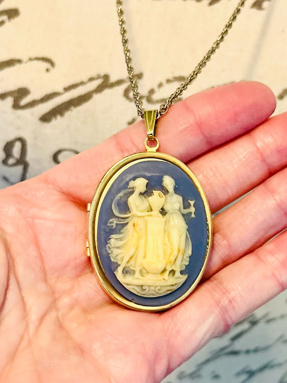 Vintage Blue Cameo Locket Necklace Romantic Classical Scene 30”